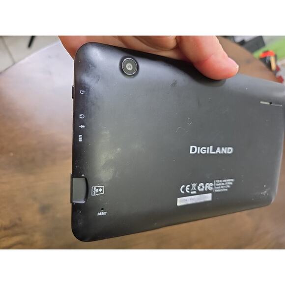 DigiLand DL701Q 7" Android Tablet – 8GB – Wi-Fi – Black - Picture 13 of 16